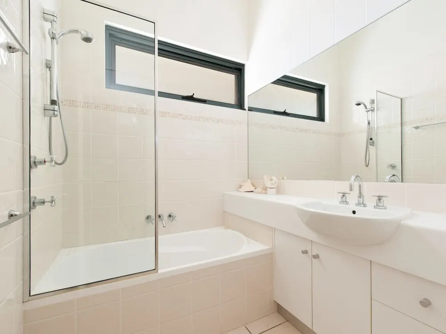 Soldiers Point Road, Kooyonga, 3, 211