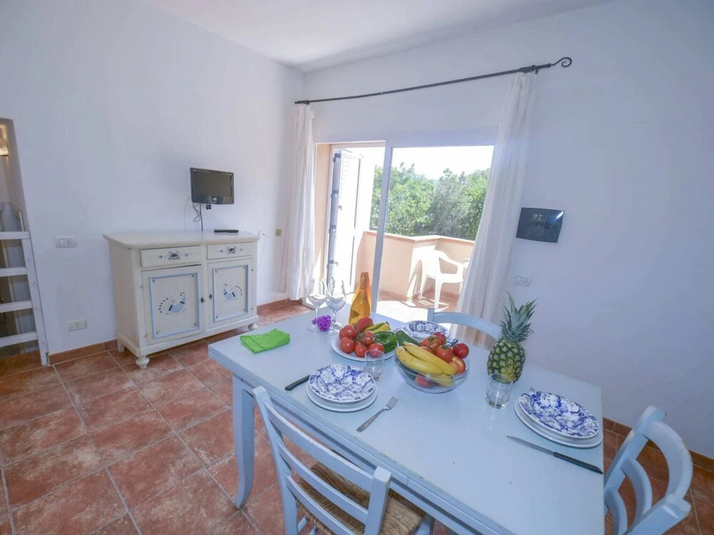 Apartment with Swimming Pool in Trinità d'Agultu e Vignola