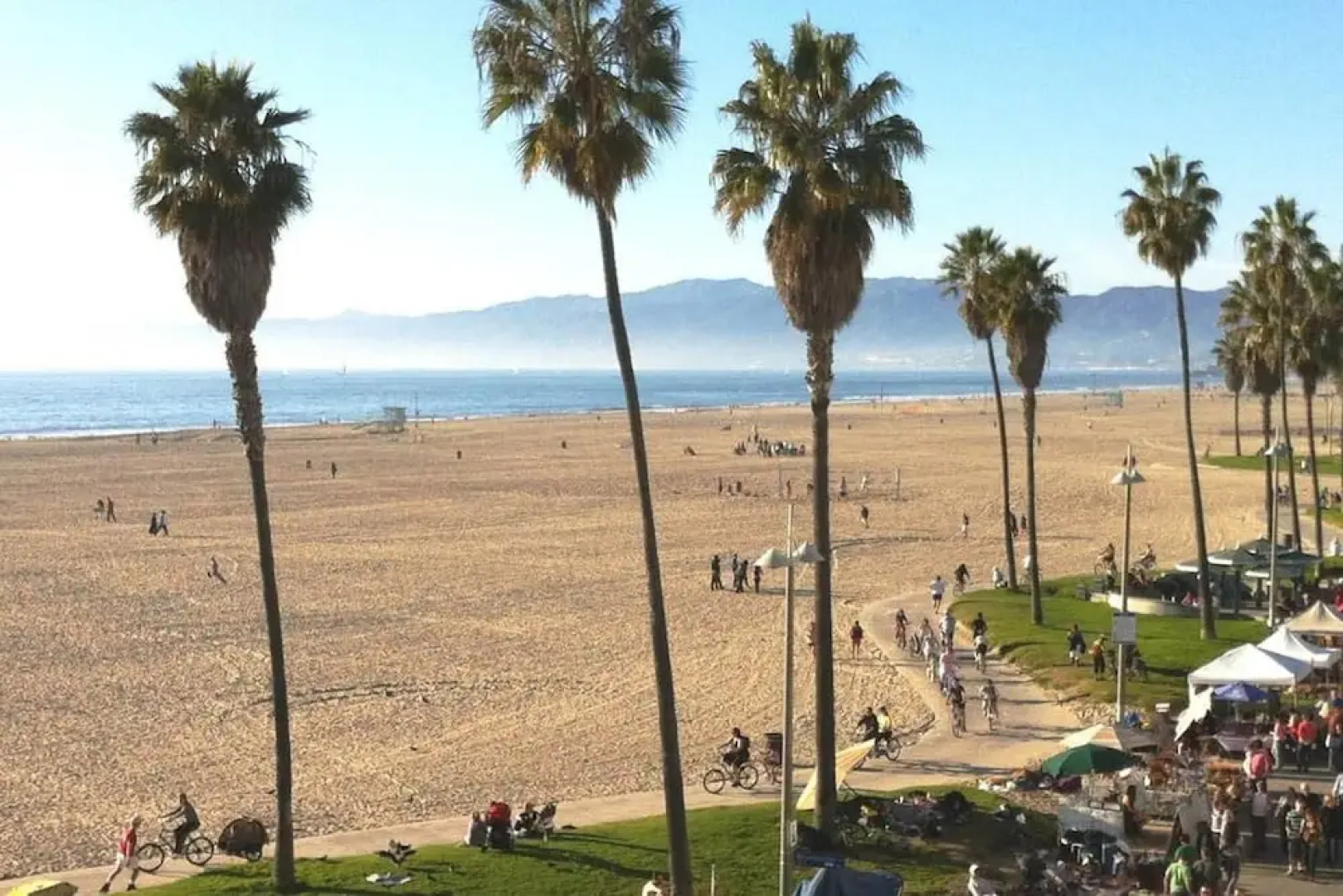 One Bed/1Bath + Private Balcony WALK TO BEACH