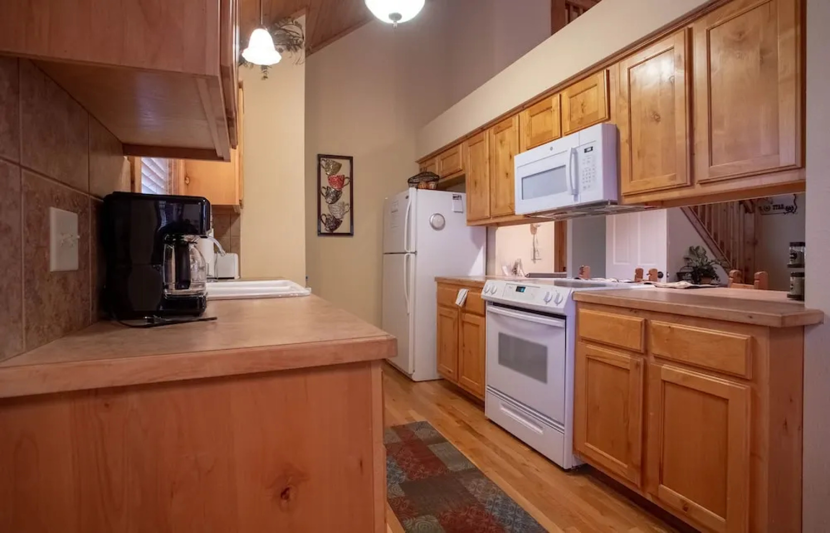 Whispering Woods Lodge-sleeps 10 4 Bedroom Home by RedAwning