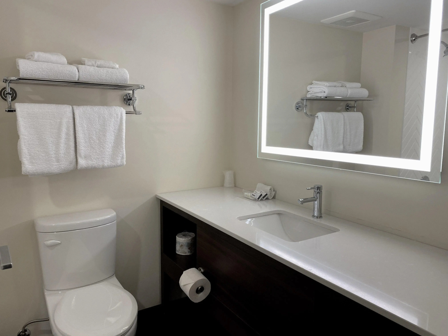 Holiday Inn Victoria Elk Lake by IHG