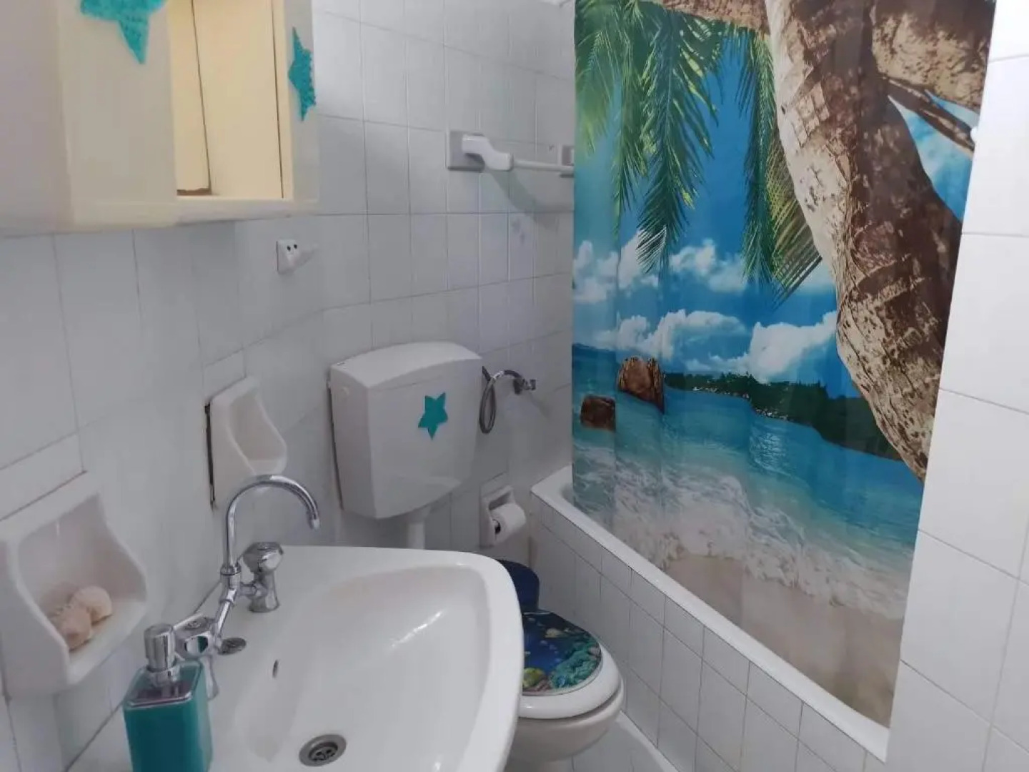 Kamari Beach guest house