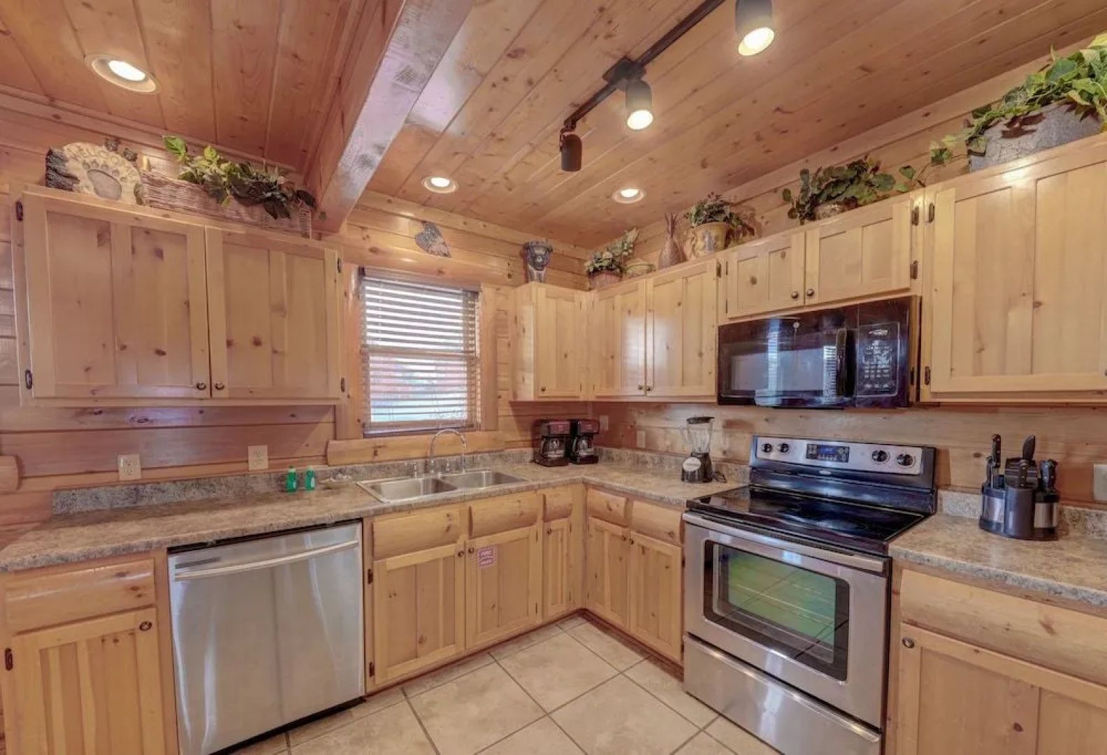 of Relaxation 9 Br cabin by RedAwning