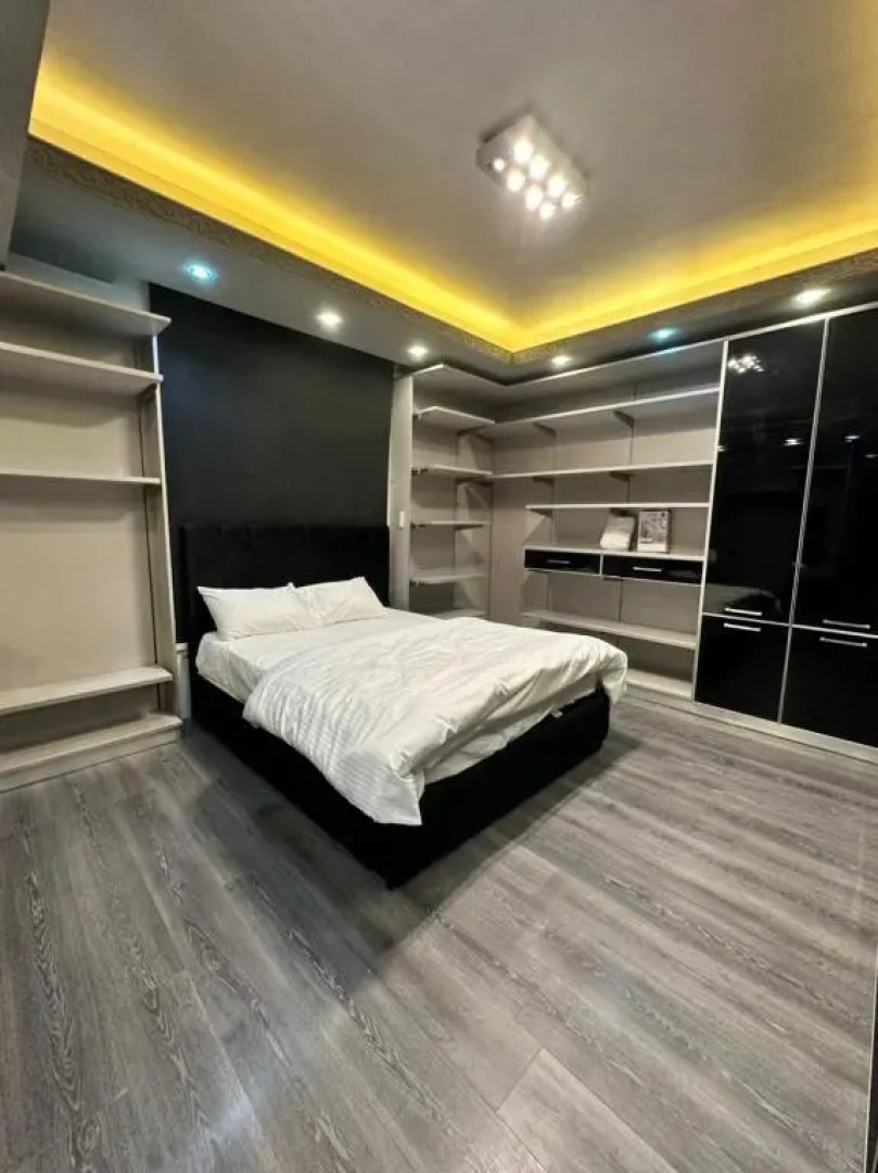 Beverly Hills Mansion