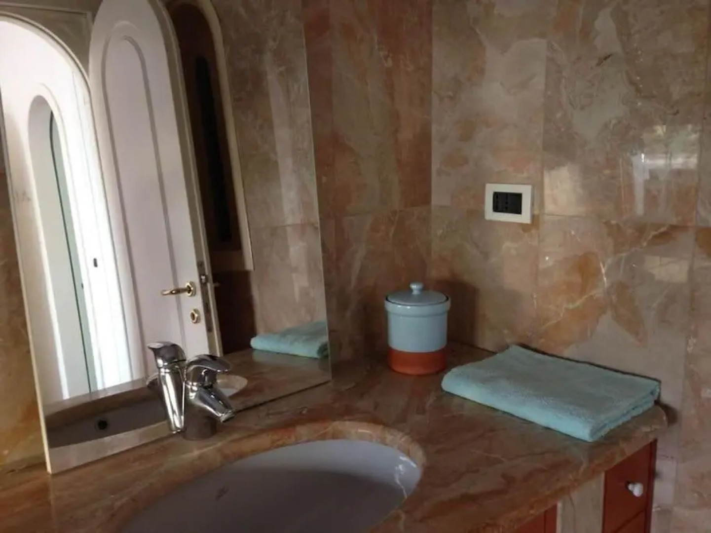Arma di taggia apartment