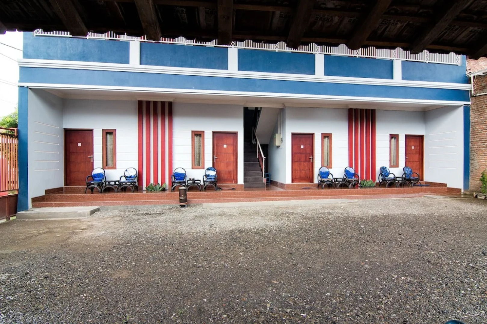 OYO 2421 Joglo Guest House Syariah