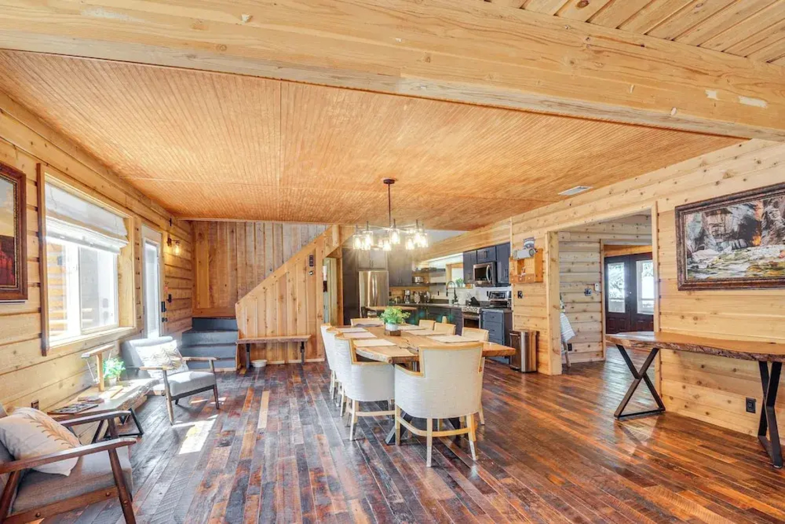 Inviting Utah Cabin w/ Spacious Deck + Fireplace!
