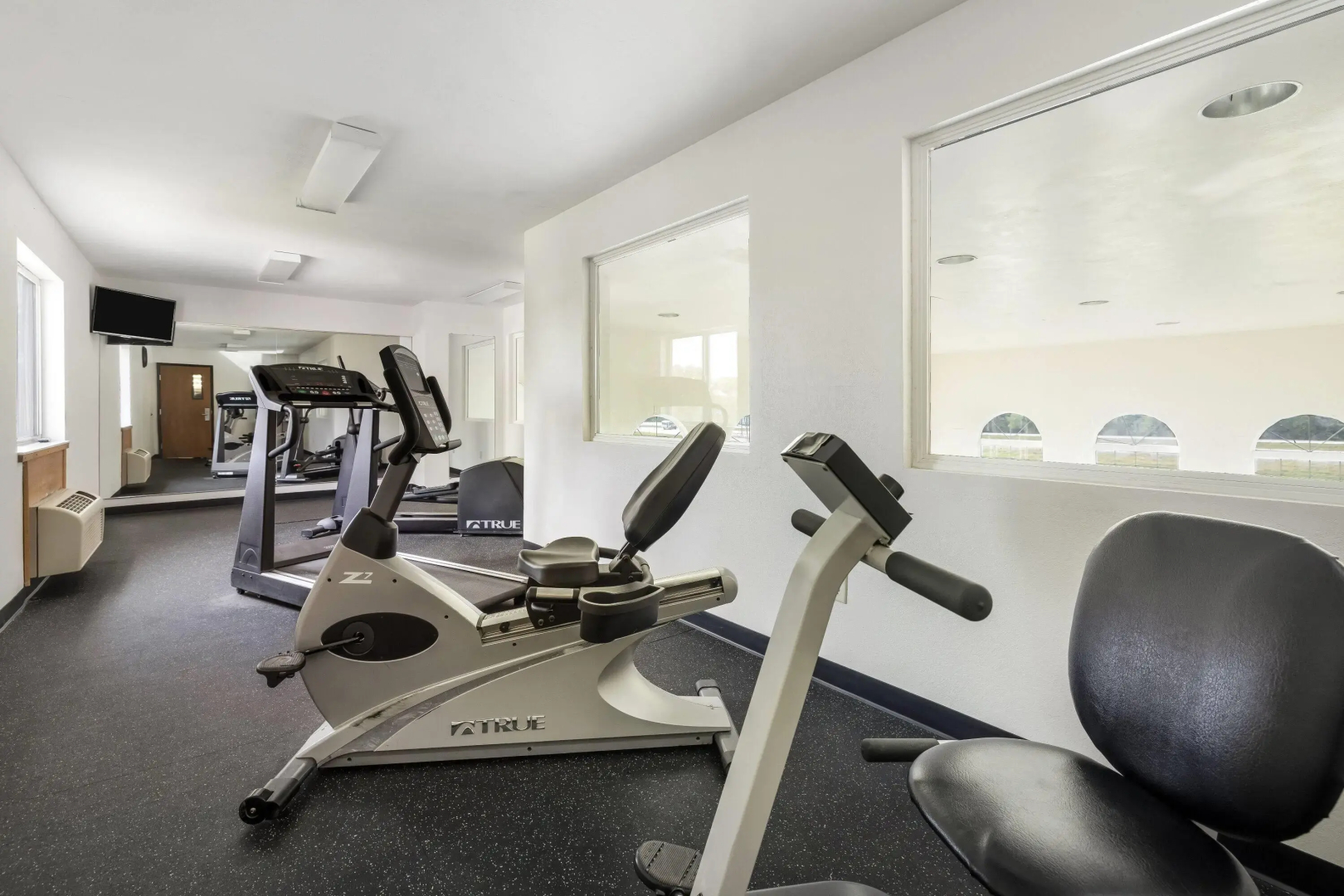 Howard Johnson Hotel & Suites by Wyndham Oacoma