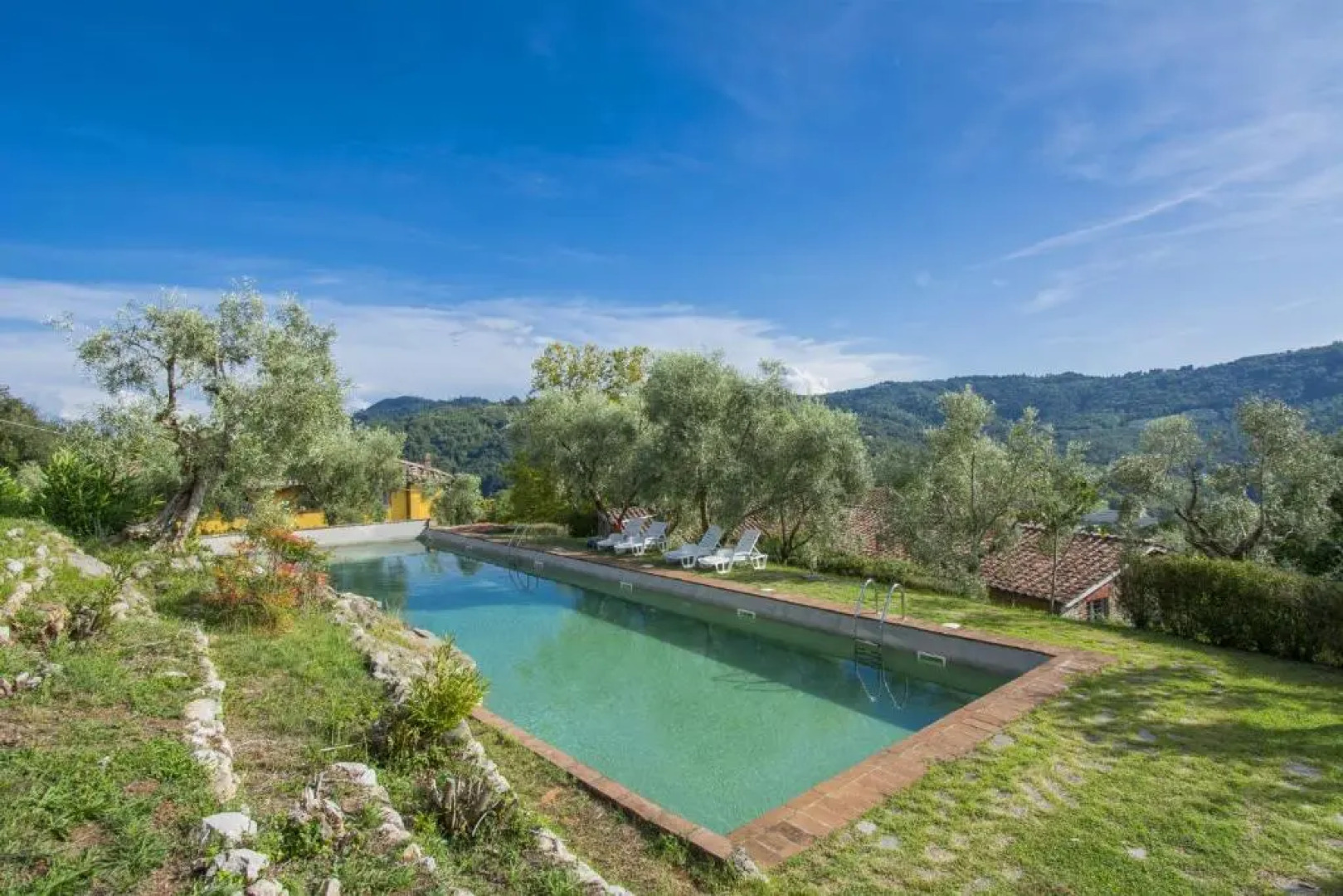 ALTIDO Country 2 BR Villa with Olive Garden and Pool