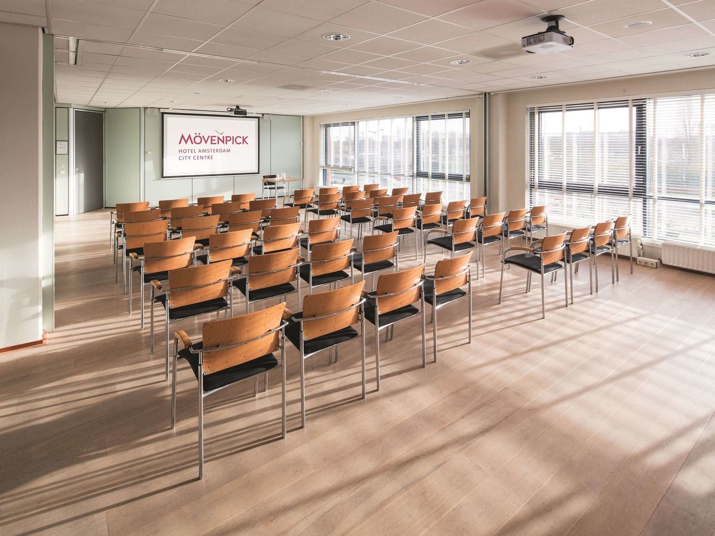 Mövenpick Hotel Amsterdam City Centre