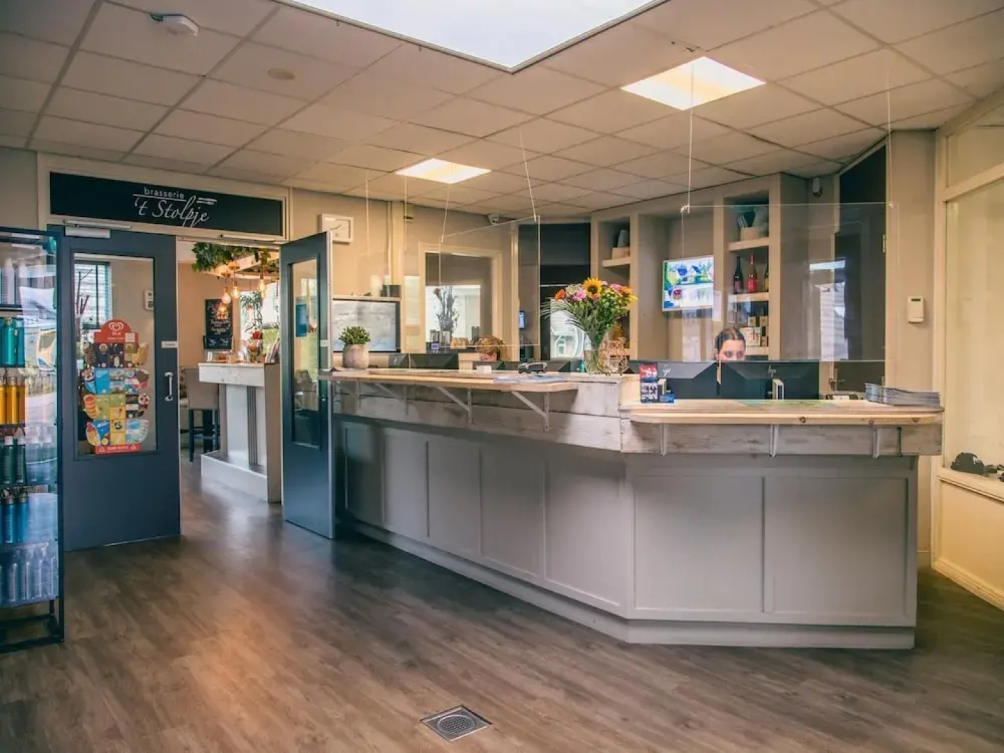 Chic Stay by the Water