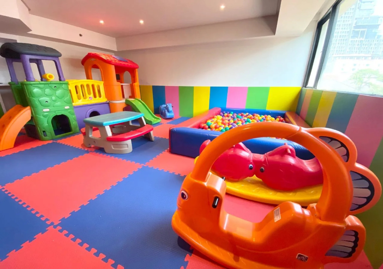 Отель BelAire Bangkok