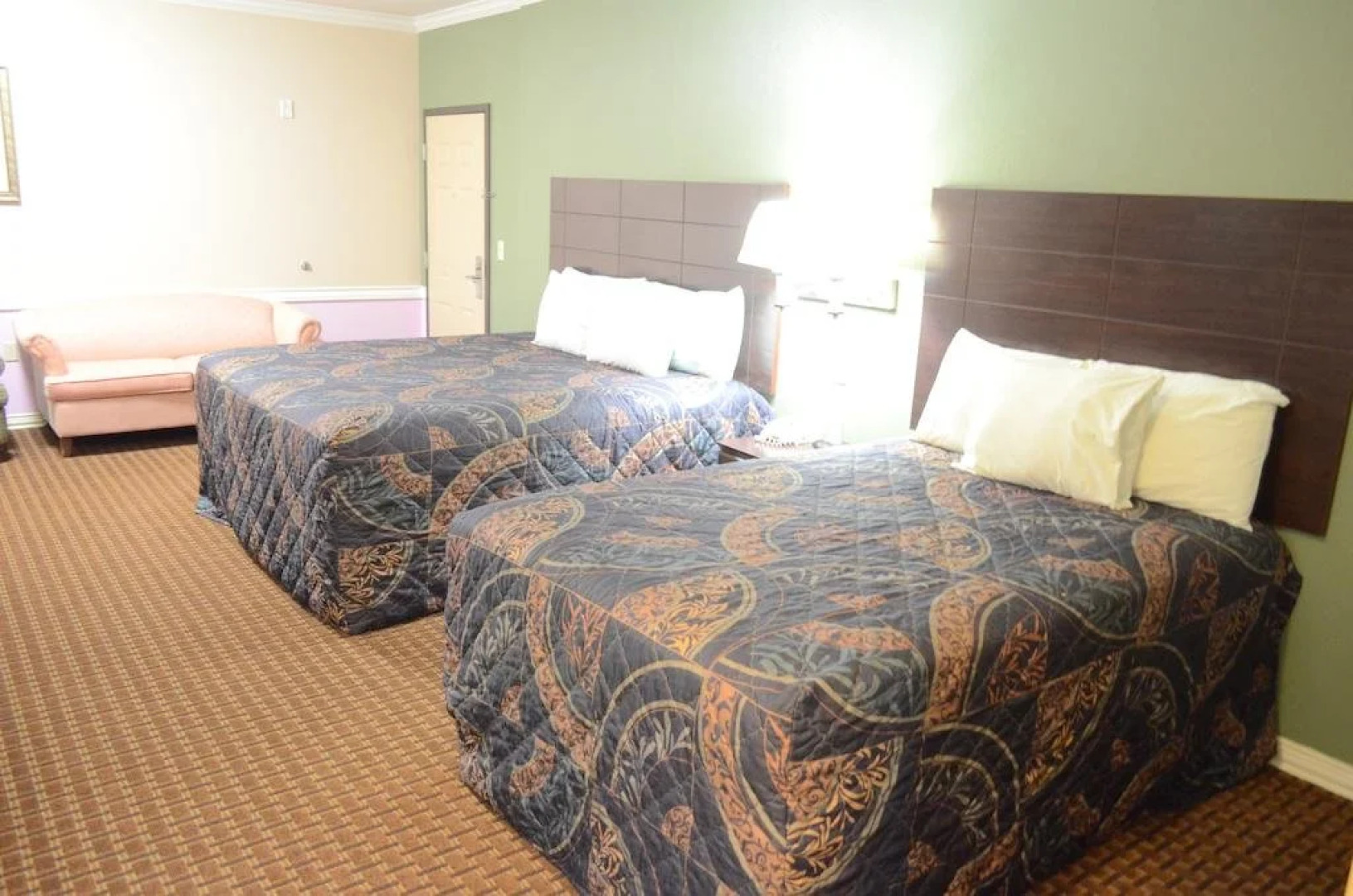 Budget Host Inn & Suites