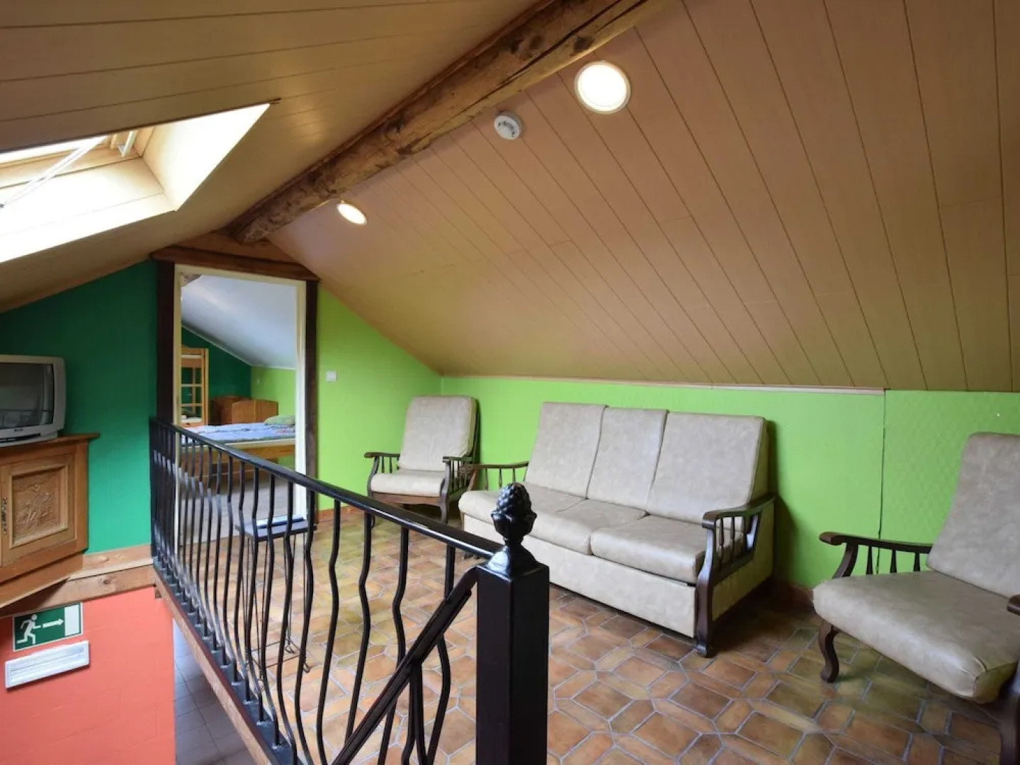 Quaint Cottage In Petite Langlire with Hot Tub