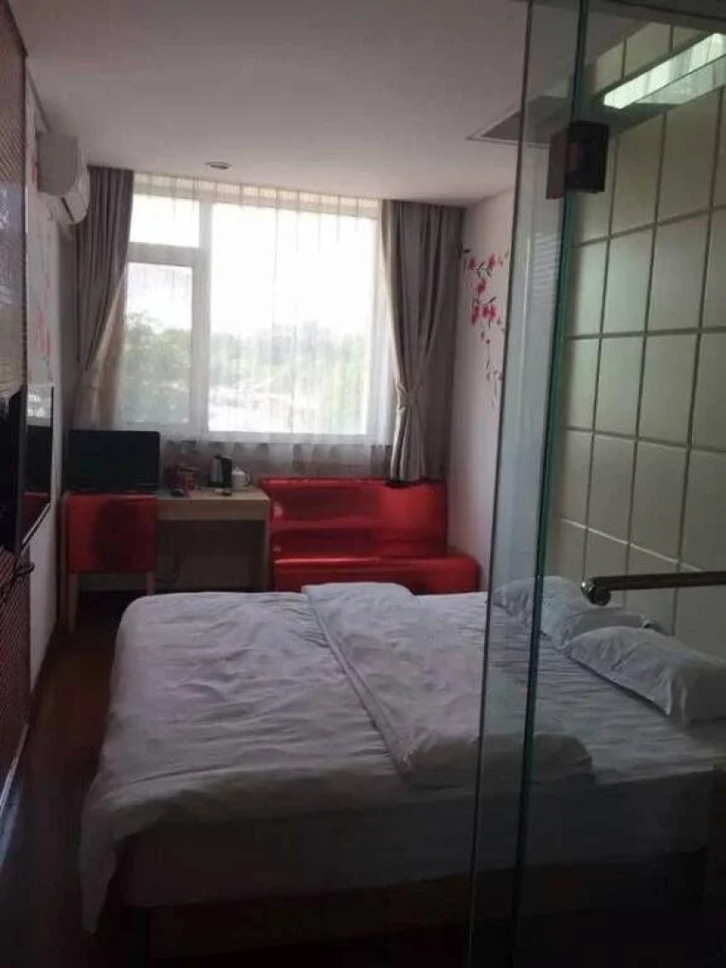 Apple Fashion Theme Hotel