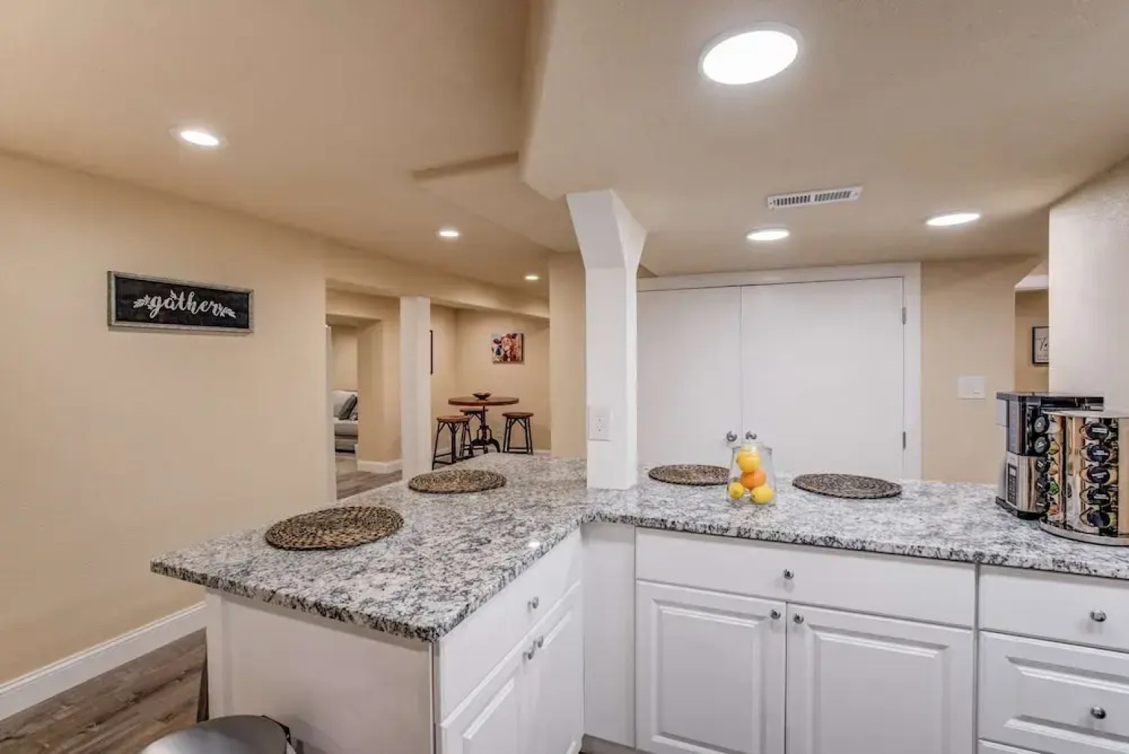 5BR Poe Manor Entertain,hot Tub+has Everything!