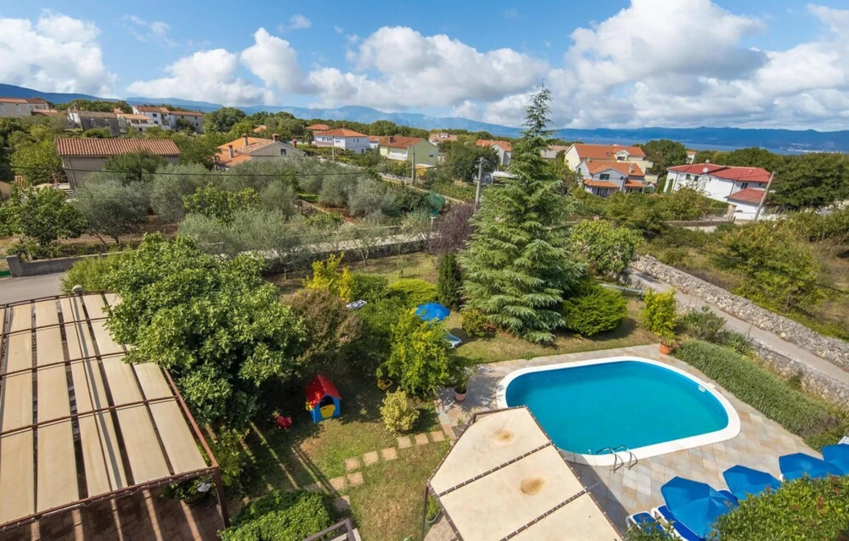 Stunning Home in Sveti Anton With Wifi and 4 Bedrooms