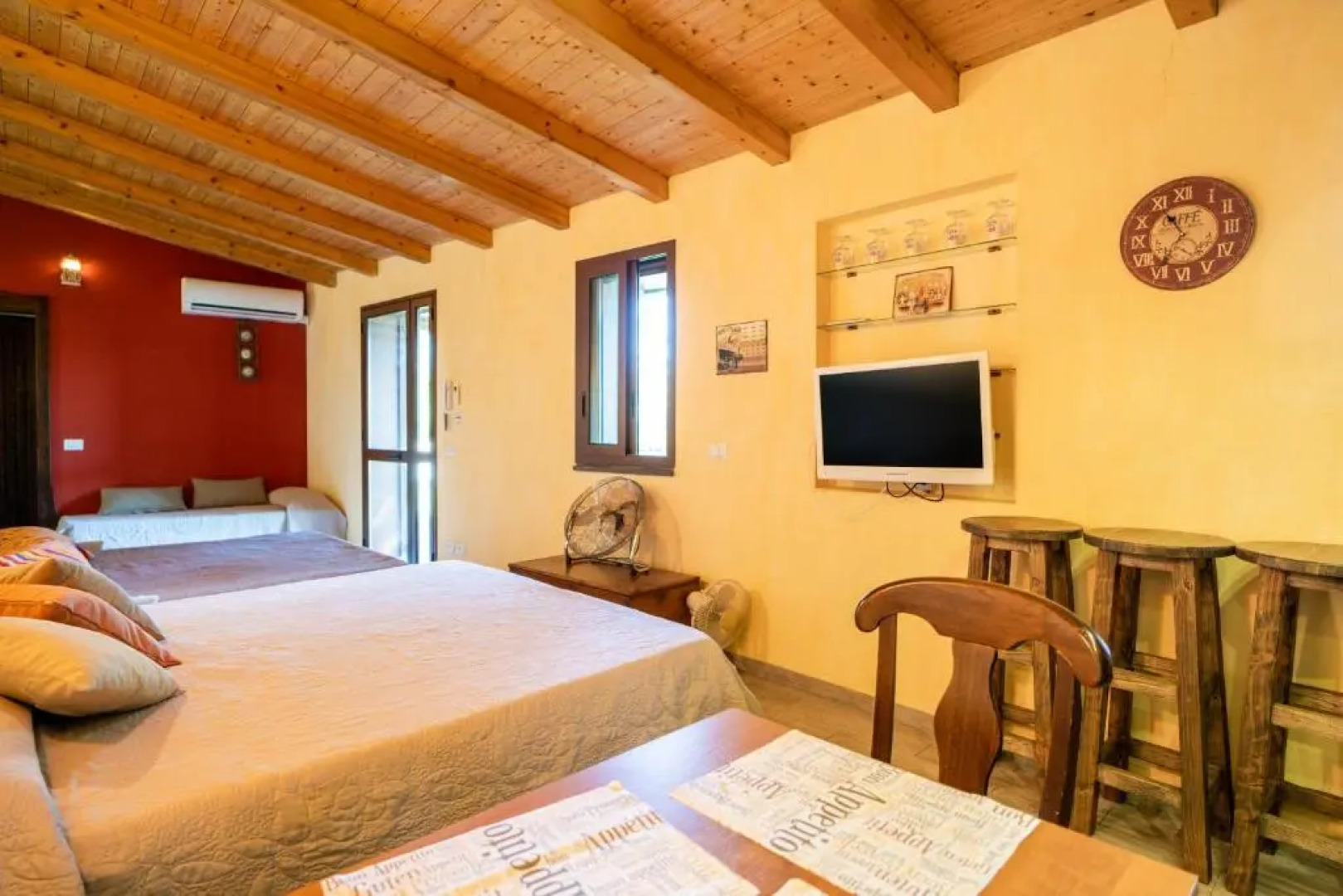 Villa Romeo with tree house