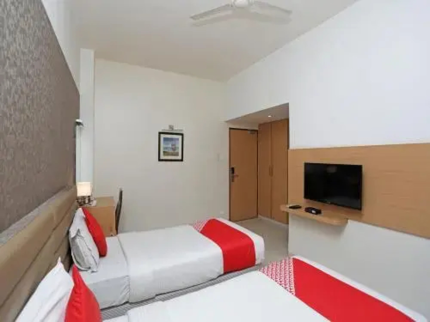 OYO Premium Bhosari MIDC