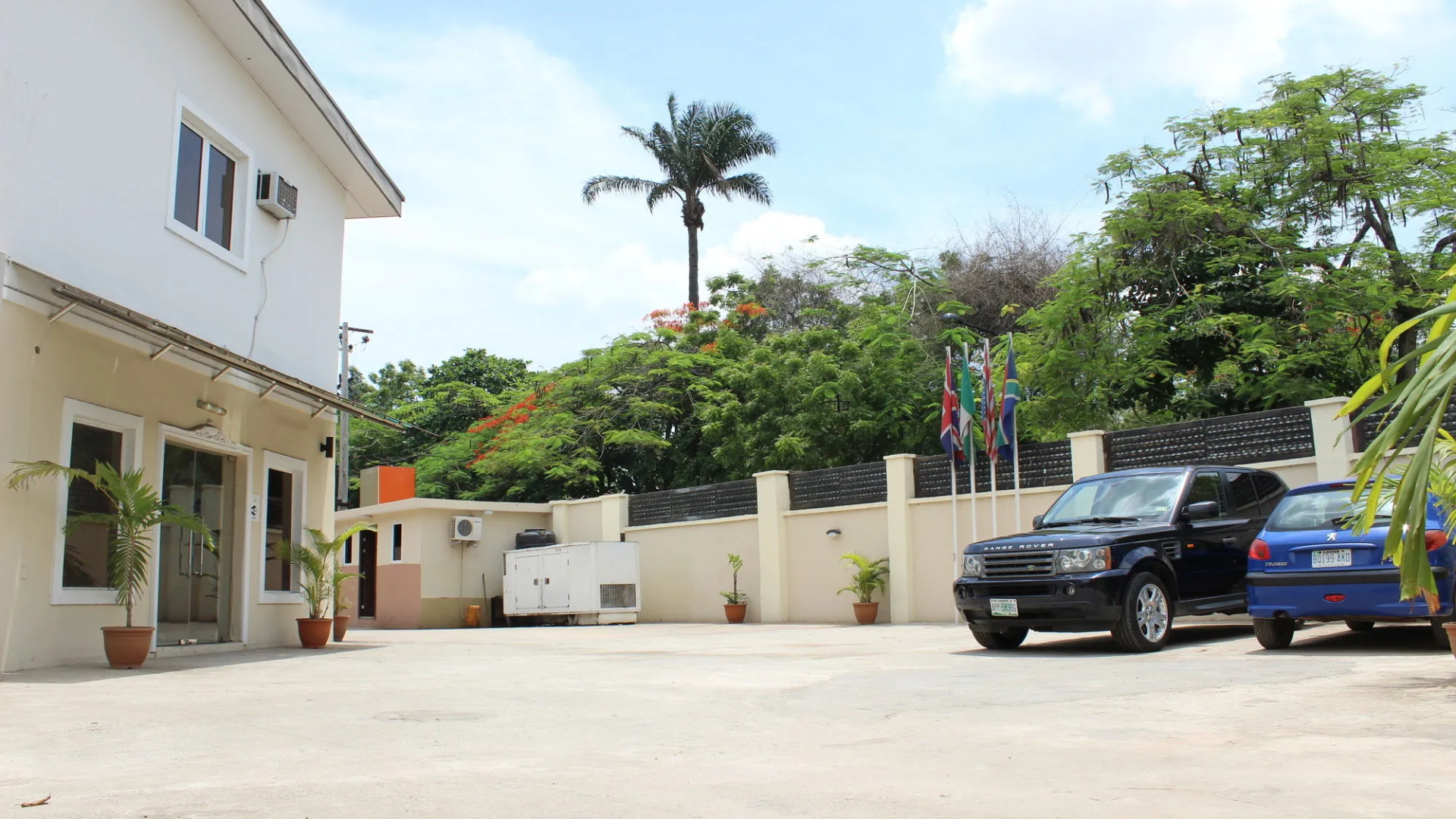 Downtown Royal Hotel