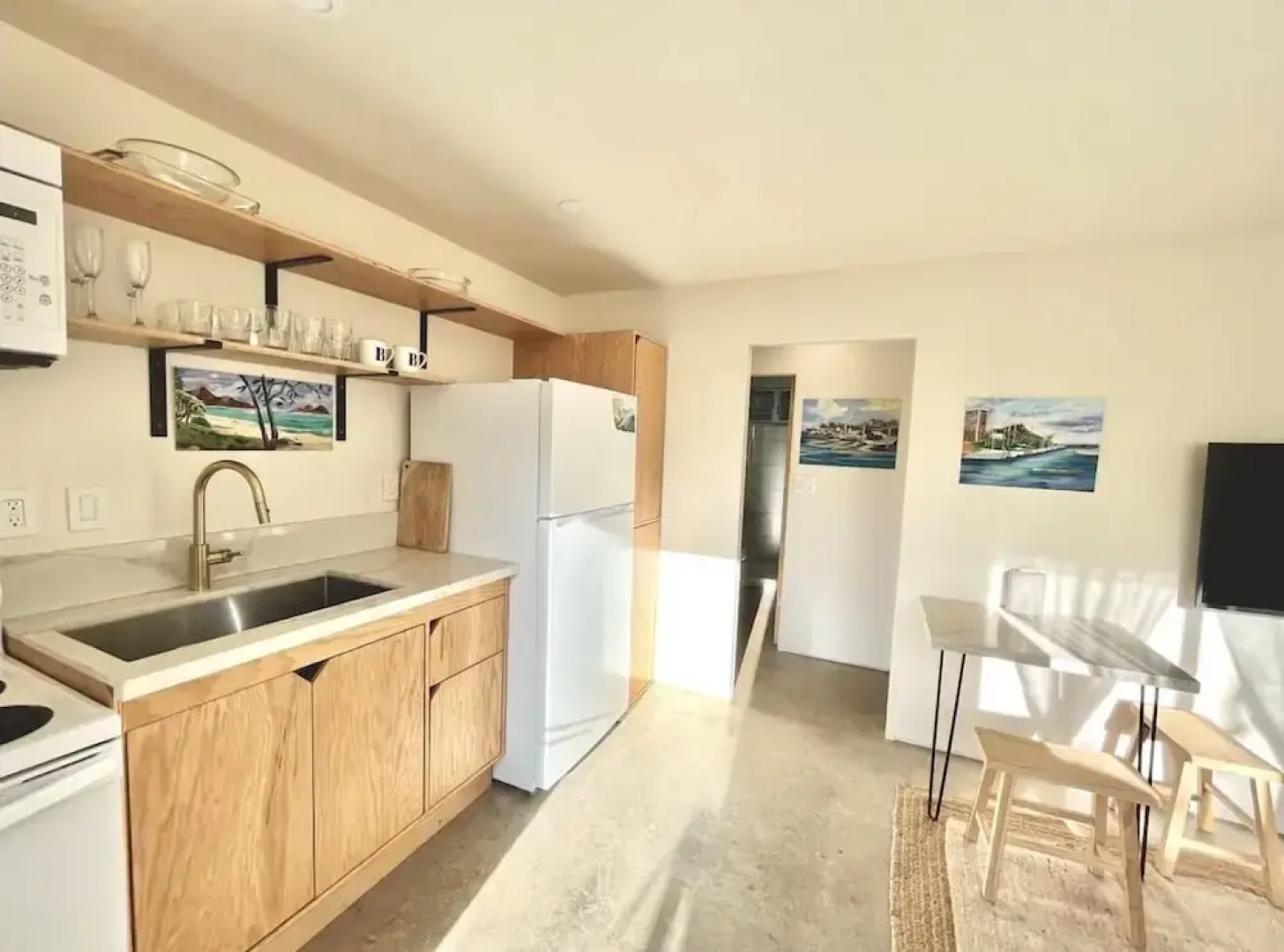 Akule Clubhouse: Bala One Bedroom Beach Retreat w/Sauna! 1 Condo by RedAwning