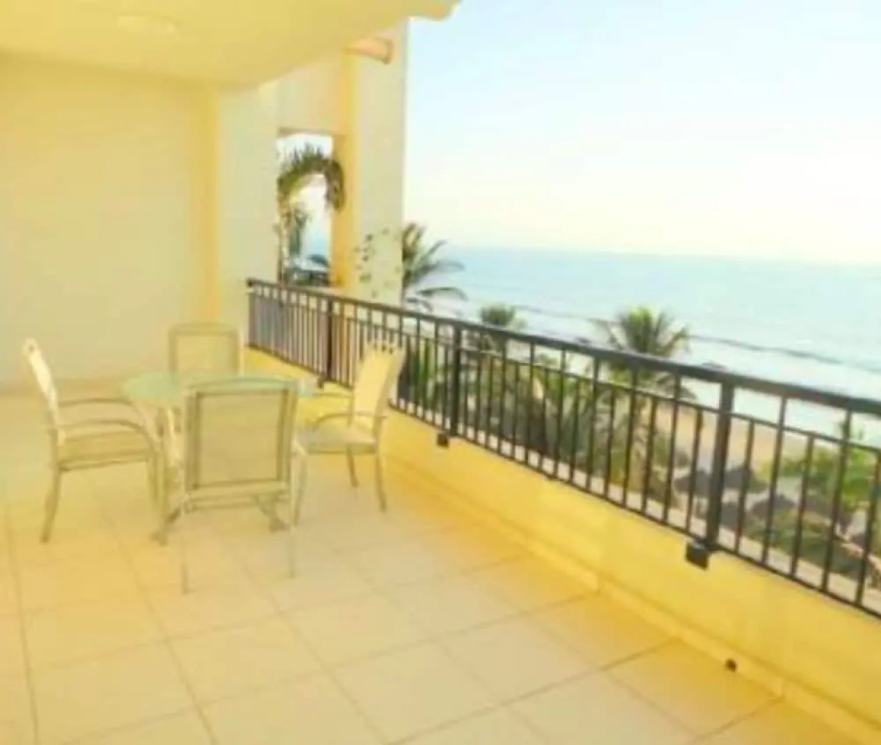 Unlimited Luxury Villas - Playa Royale Condo