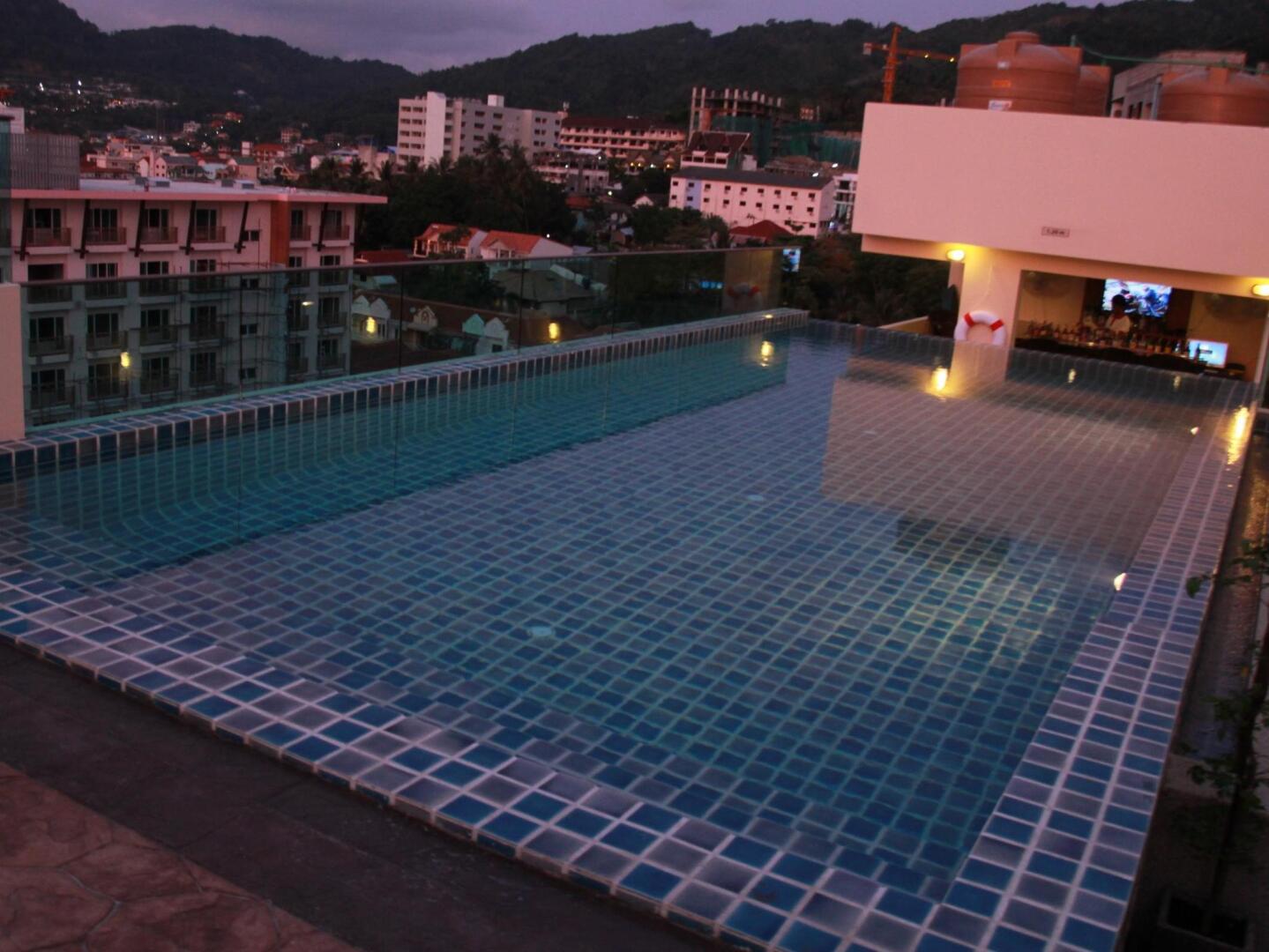 Hemingways Silk Hotel