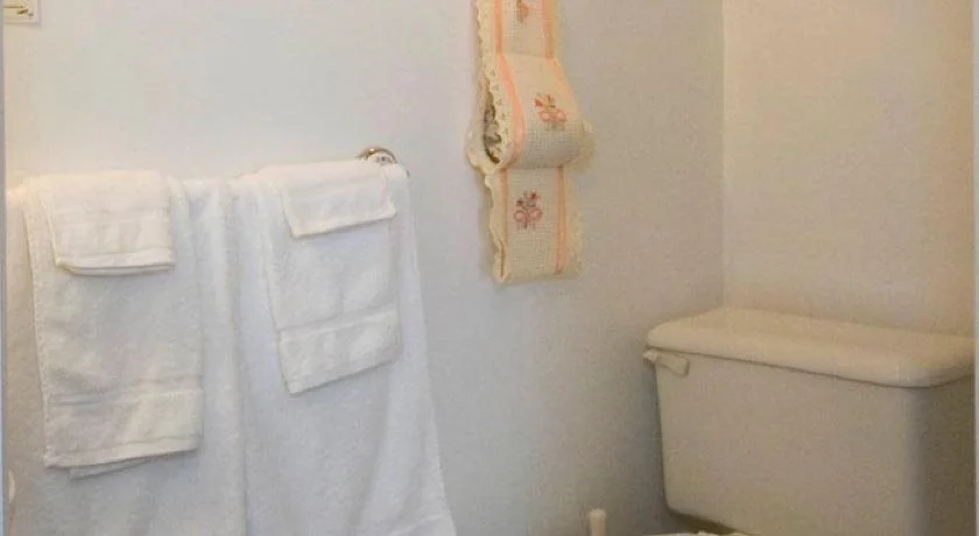 Une Fleur au Bord de l'Eau