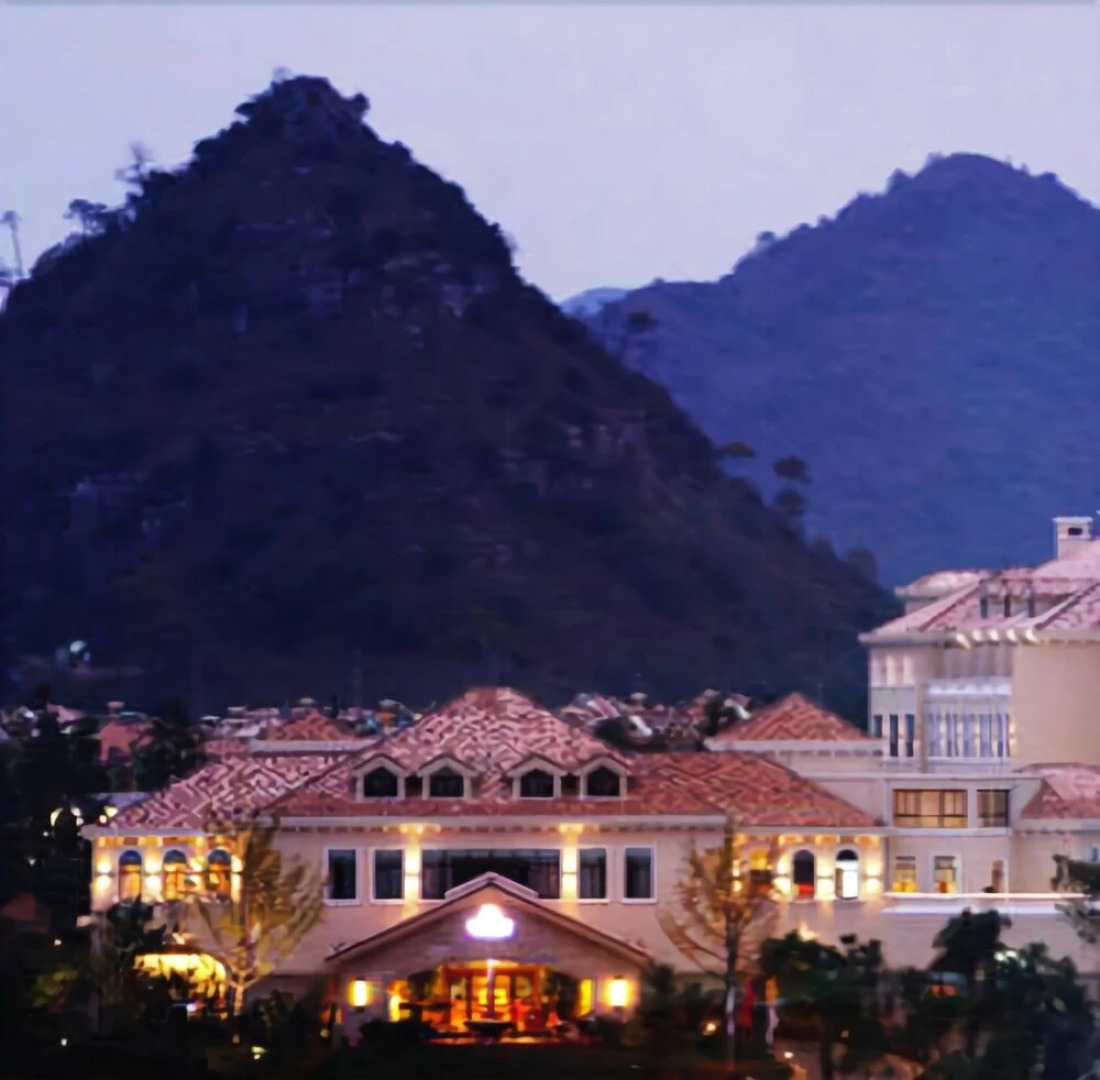 Days Hotel and Suites Zhaozhuang Xingyi Resort