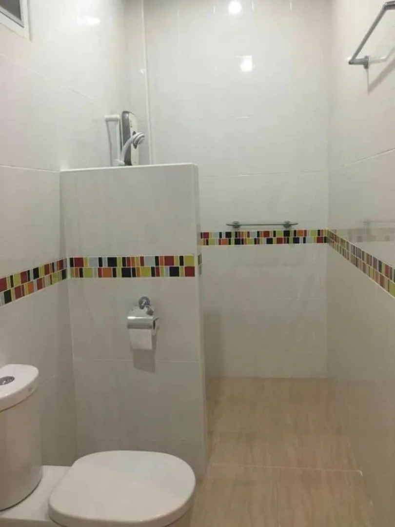 Nuch's Apple Guest House