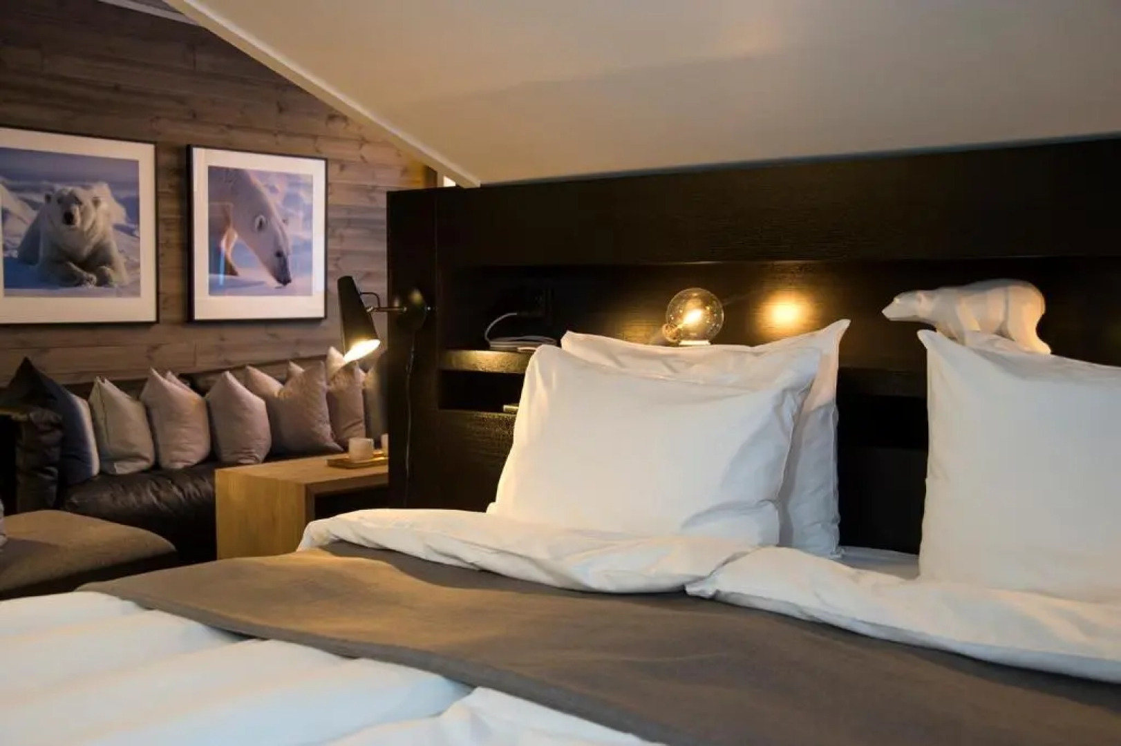 Svalbard Hotell - Polfareren