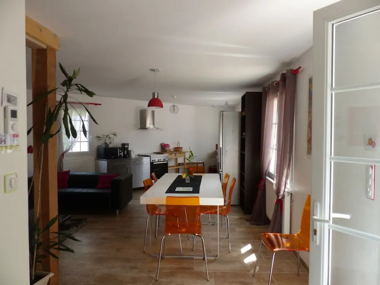 Gîte 9 pers centre ville jardin et parking clos, superbe vue