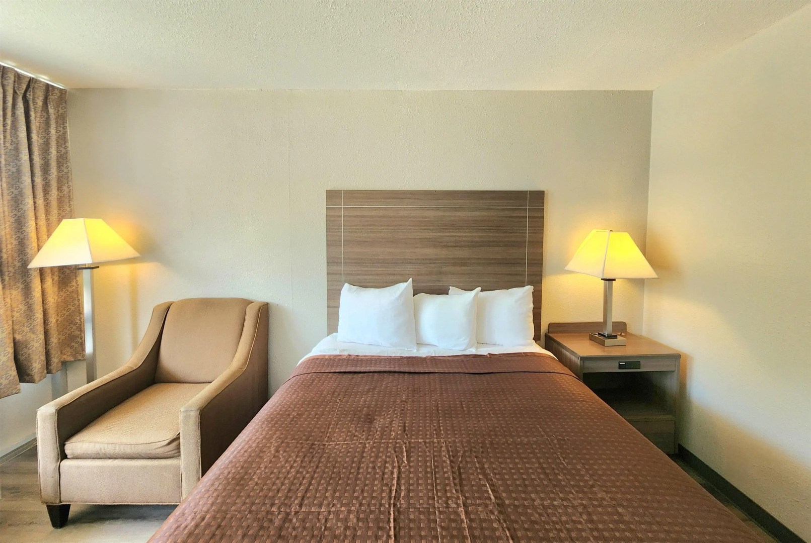 Days Inn by Wyndham Seguin TX