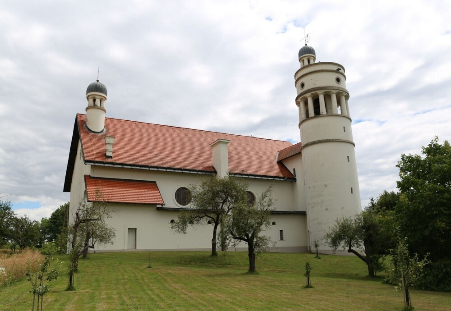 Pannonian Duplex 11 Pond View