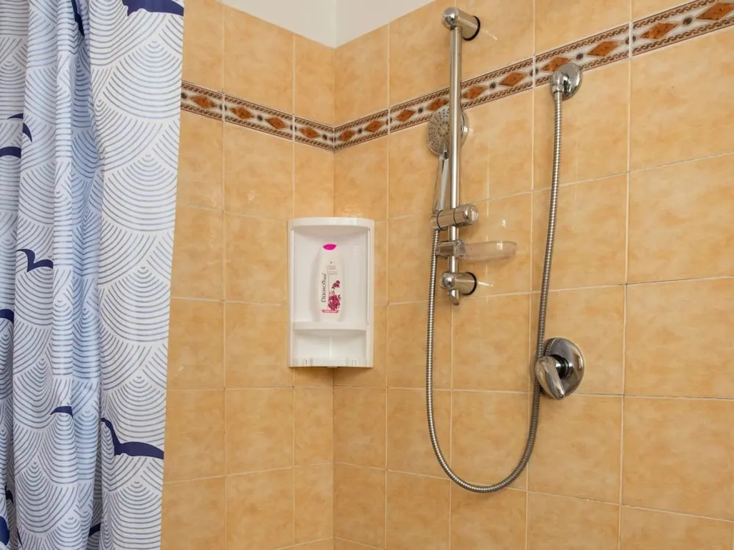 Lakeside Living With Adventure