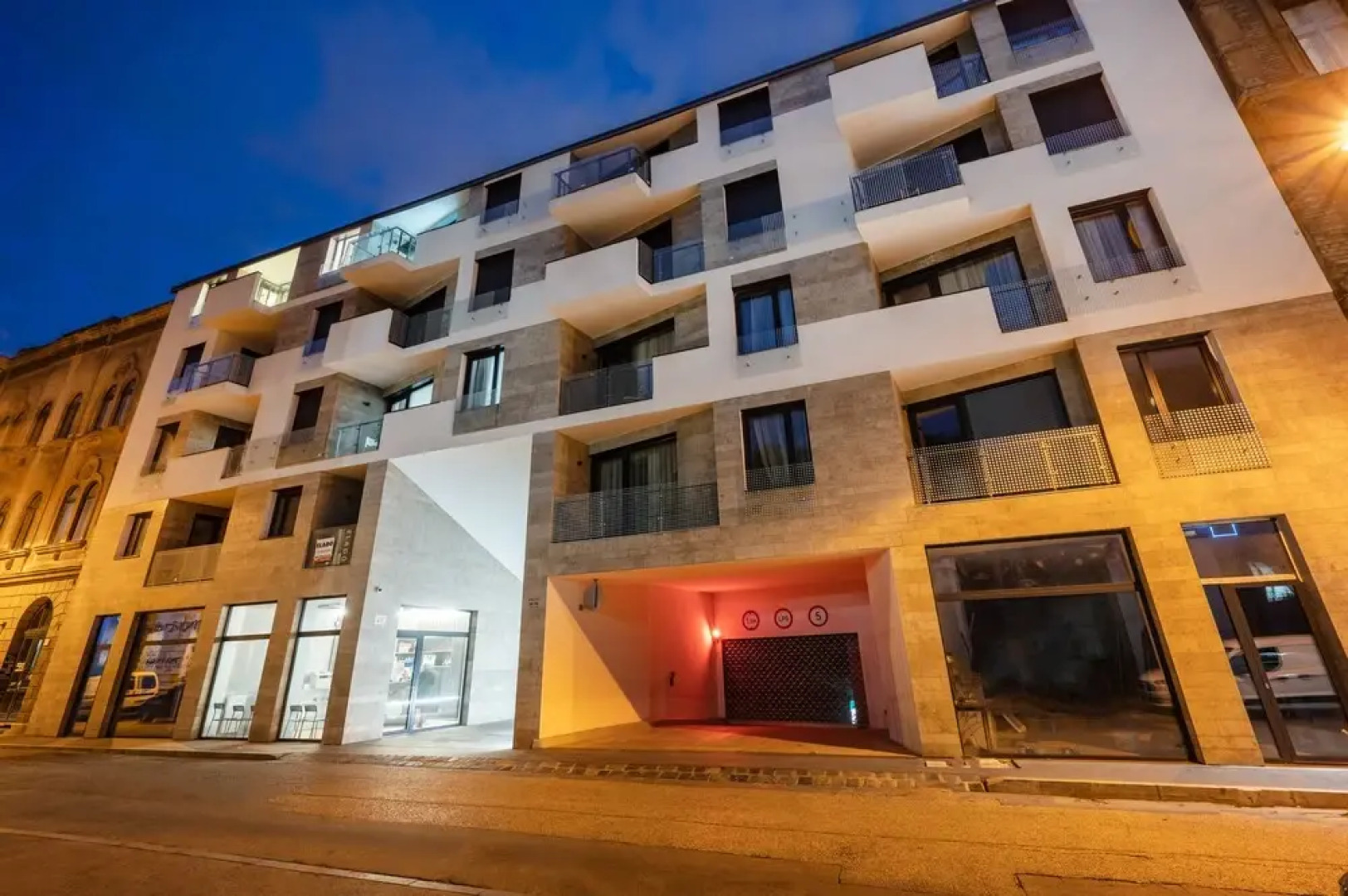 Elisabeth Downtown Apartments by UrbanRent