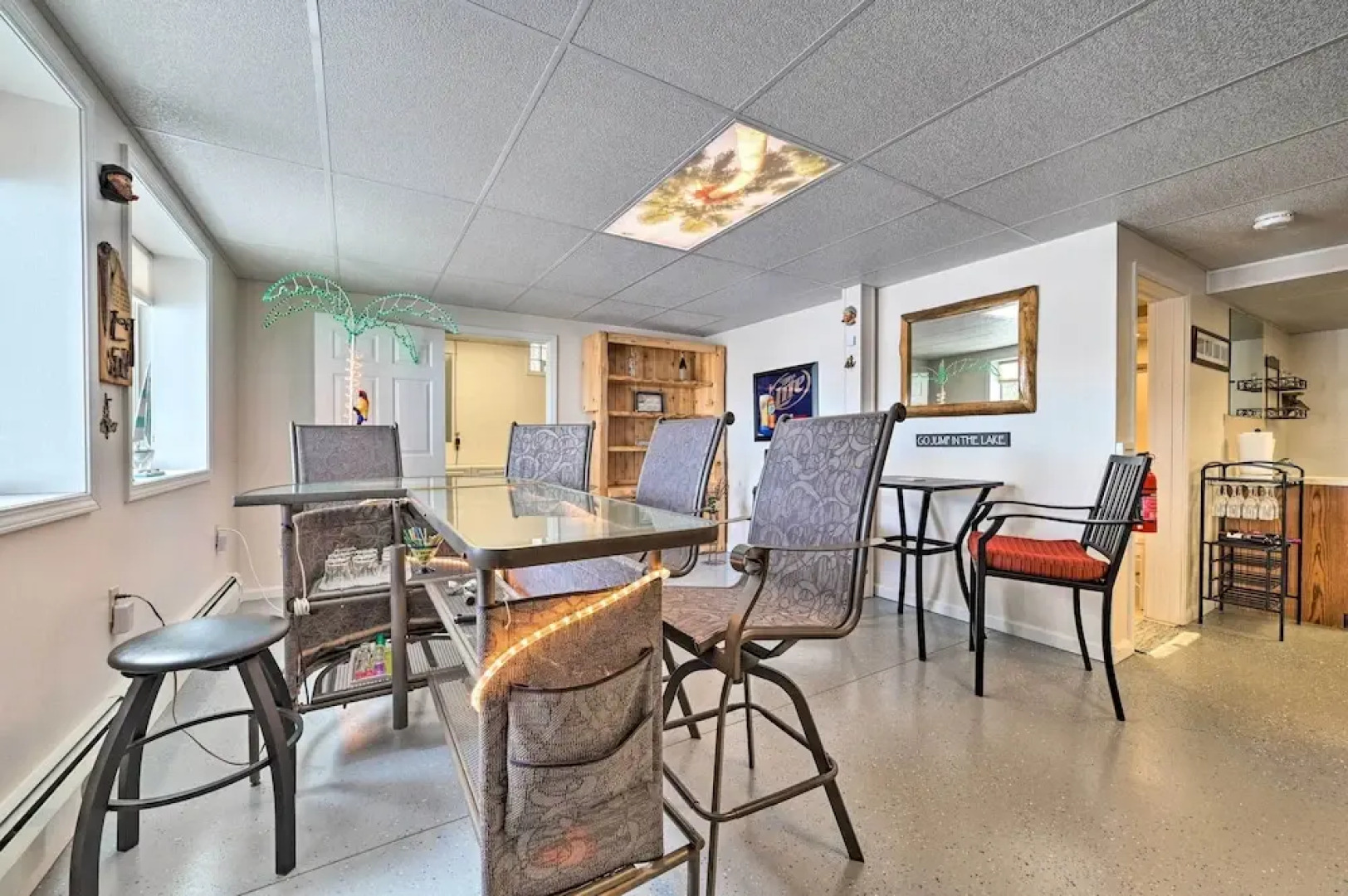 Spacious Lakefront Home w/ Sunroom & Bar!