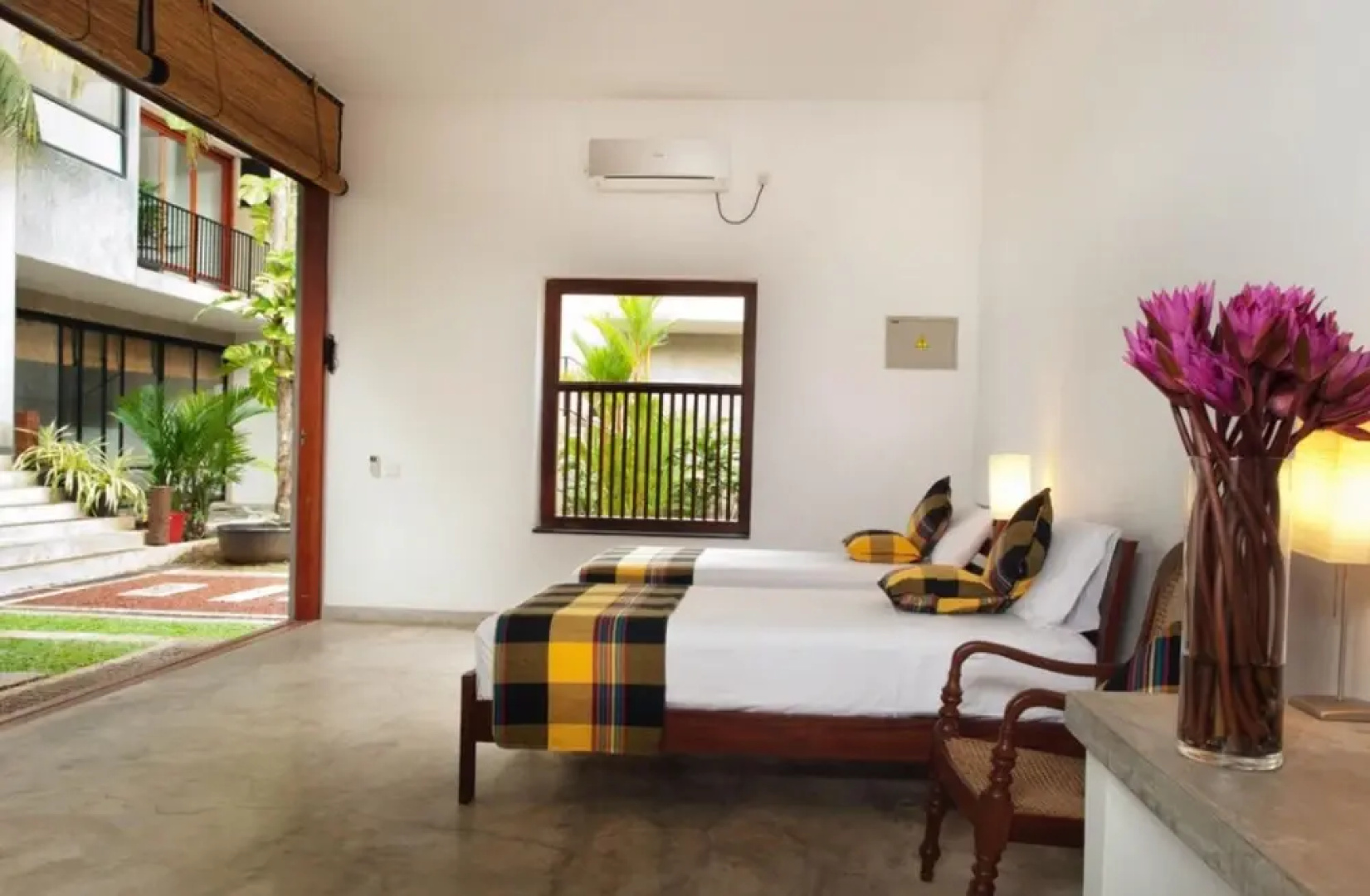 Modern Beach Villa With Roof Terrace