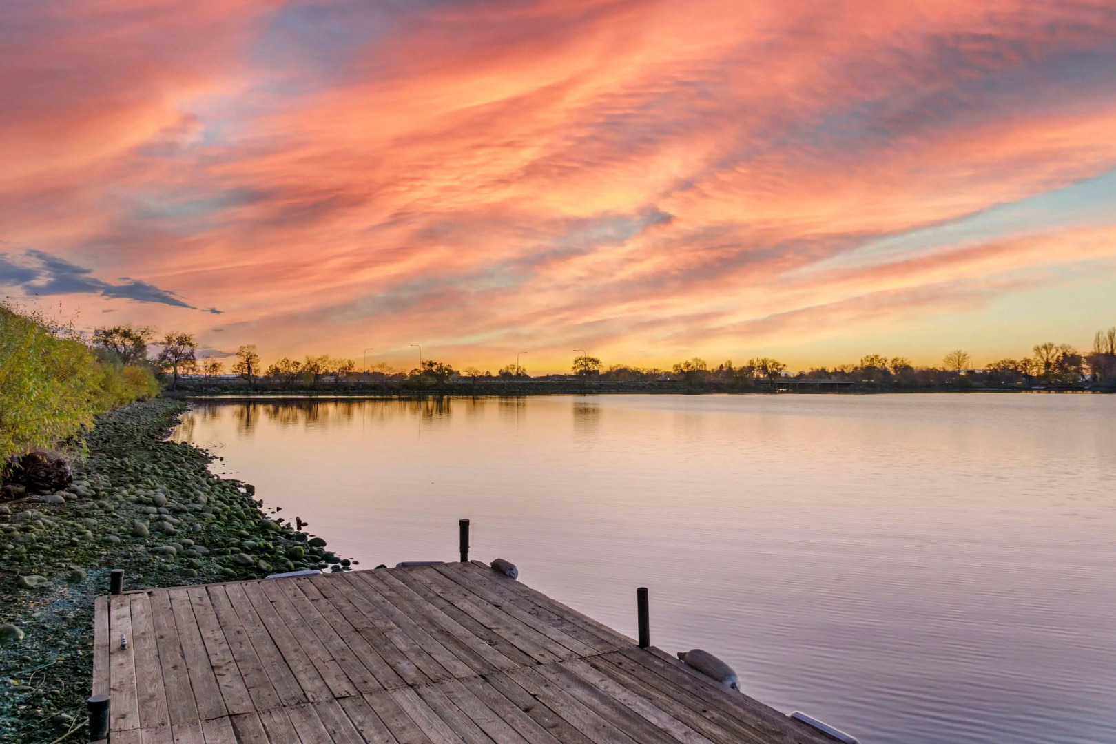 Best Western Plus Lake Front Hotel