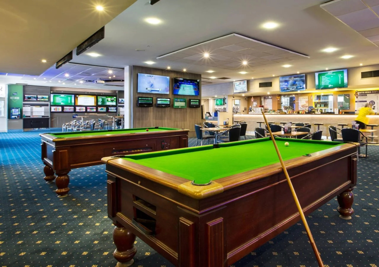 Nightcap at St Albans Hotel