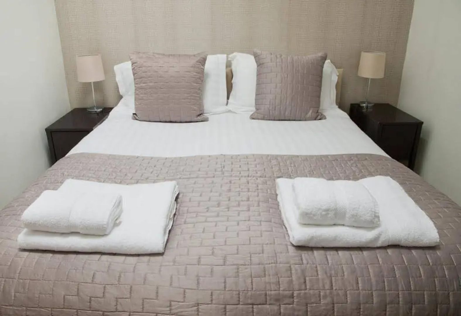 nightspace: Regent House Apartments
