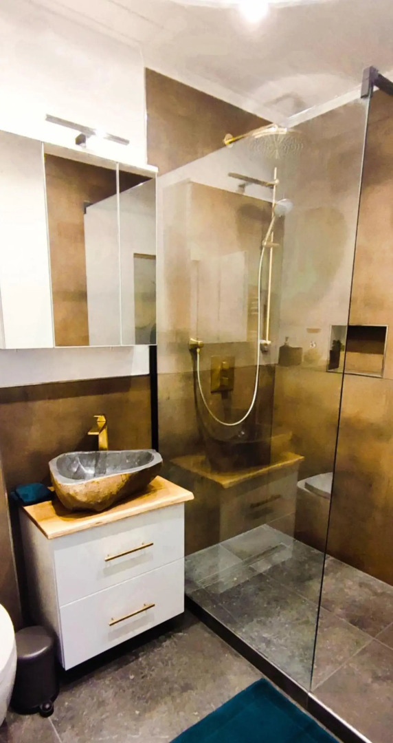 Stilvolle Galeriewohnung im Land der tausend Berge