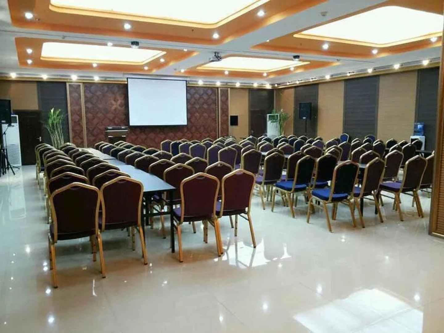 Luoyang Wenzhou Hotel