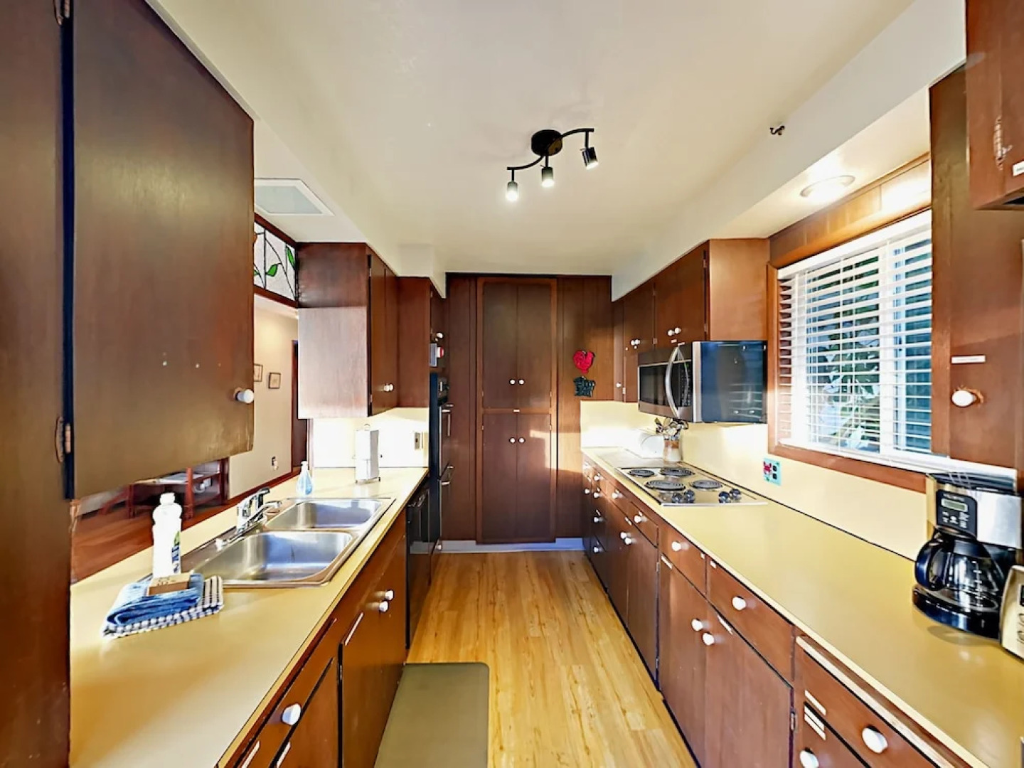 4612 SW Pacific Coast Hwy Home