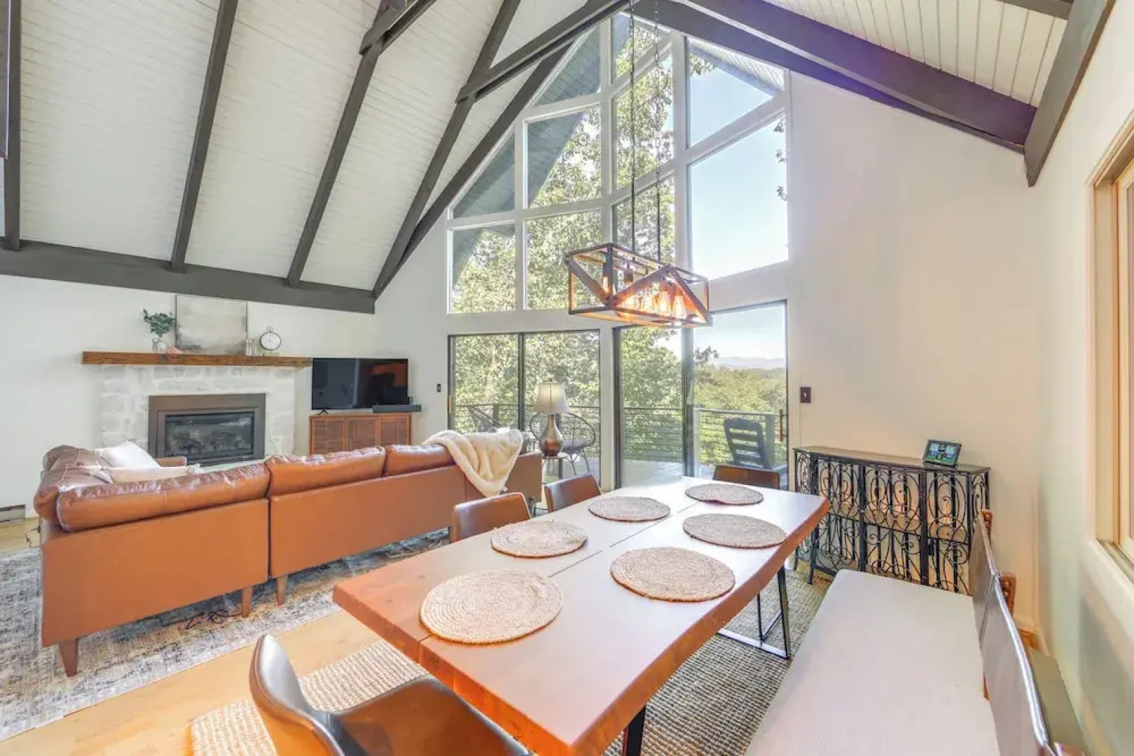 Blue Ridge Pkwy View & Deck: Brevard Home!