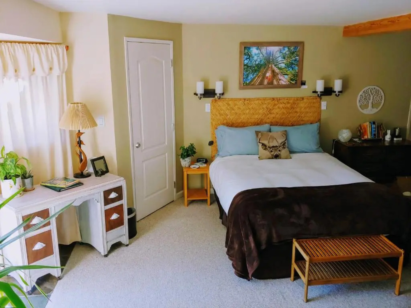 Secret Beach B&B Suites