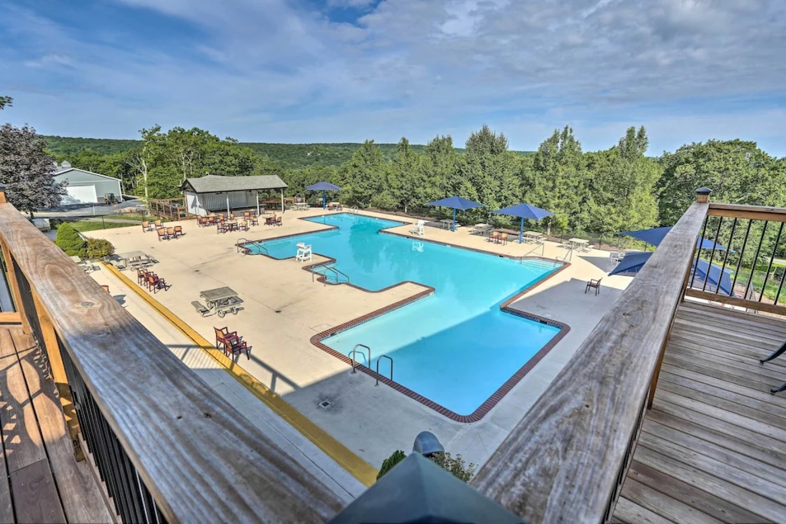Hot Tub & Pool Access: Year-round Pocono Retreat!