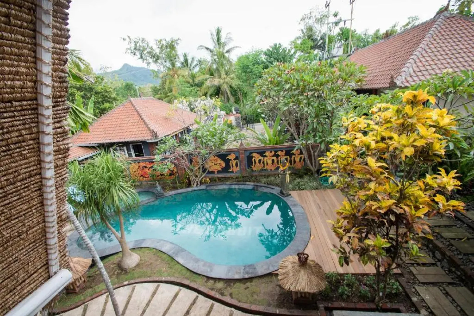 Hobbit's House Homestay