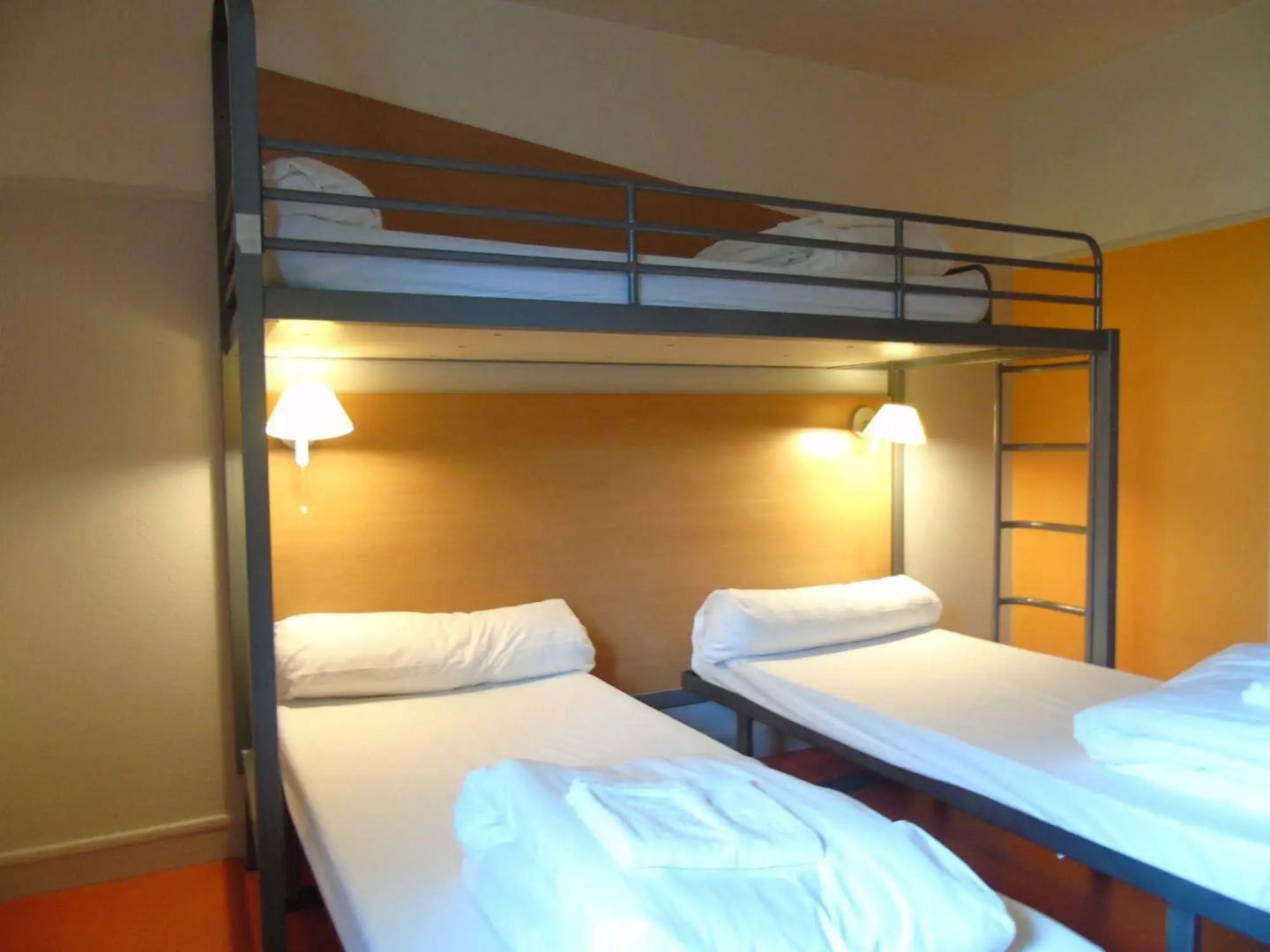 Cis De Champagne - Hostel