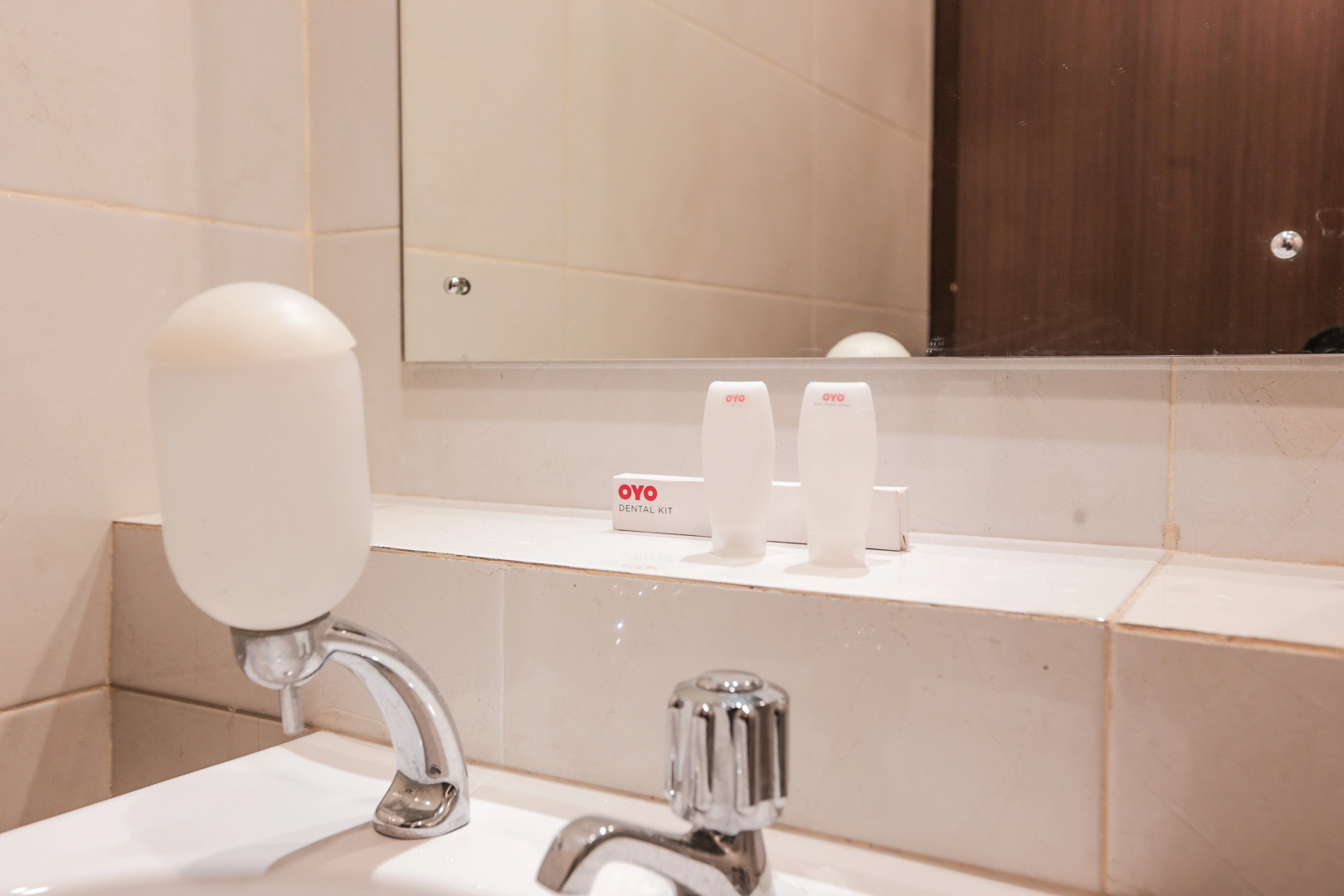 OYO Flagship 755 Appartel Grand Dhika City